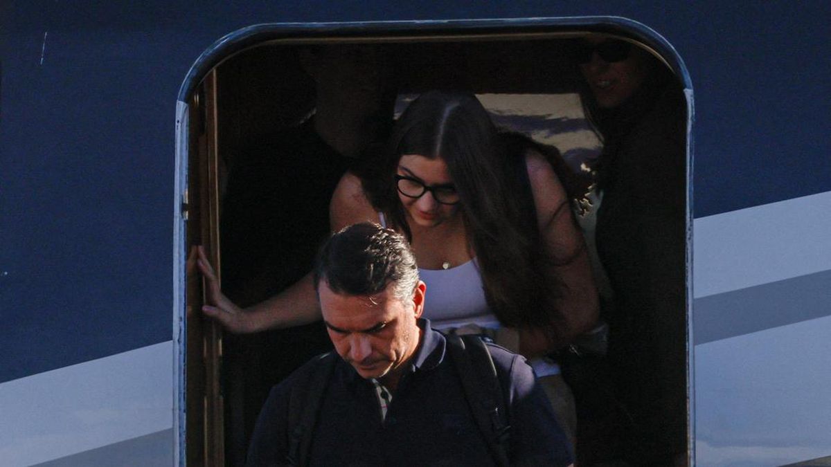 FOTO: Kalah Pilpres Brasil, Flavio Bolsonaro Kabur ke AS