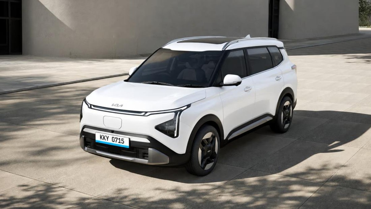 Penampakan Kia Carens EV-Ada Dual Panoramic, Harga Dibanderol Segini
