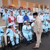 Presiden Prabowo Subianto memberikan bonus kepada atlet peraih medali Asian Games dan Para Games 2026 (Muchlis Jr - Biro Sekretariat Presiden)