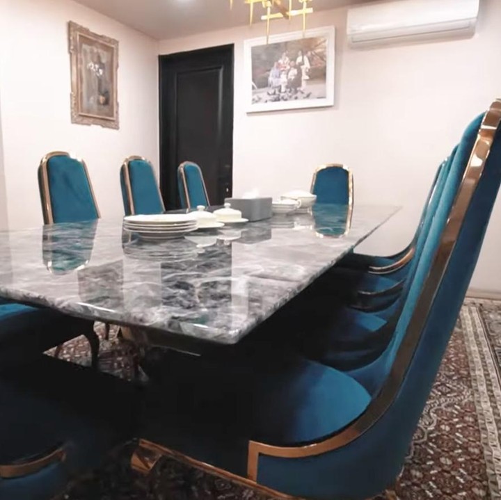 <p>Meski kini telah laku, Anang mengaku sempat galau untuk melepasnya. Hal ini karena rumah tersebut dibangun dengan cinta dan kerja kerasnya selama berkarier, Bunda.&nbsp;(Foto: YouTube The Hermansyah A6)</p>