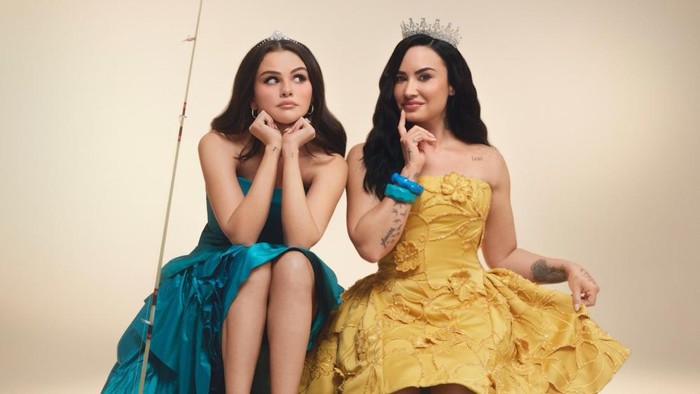 Delena is Back! Selena Gomez dan Demi Lovato Reuni Lewat Kampanye Rare Beauty