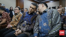 Wakil Menteri Imigrasi dan Pemasyarakatan (Wamen Imipas) periode 20242026 Silmy Karim menjalani sidang perdana kasus dugaan pemerasan pengurusan izin tinggal warga negara asing, di Pengadilan Tindak Pidana Korupsi pada Pengadilan Negeri Jakarta Pusat
