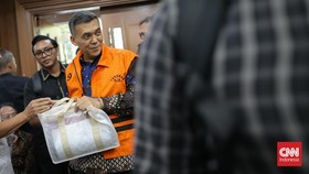 Wakil Menteri Imigrasi dan Pemasyarakatan (Wamen Imipas) periode 20242026 Silmy Karim menjalani sidang perdana kasus dugaan pemerasan pengurusan izin tinggal warga negara asing, di Pengadilan Tindak Pidana Korupsi pada Pengadilan Negeri Jakarta Pusat