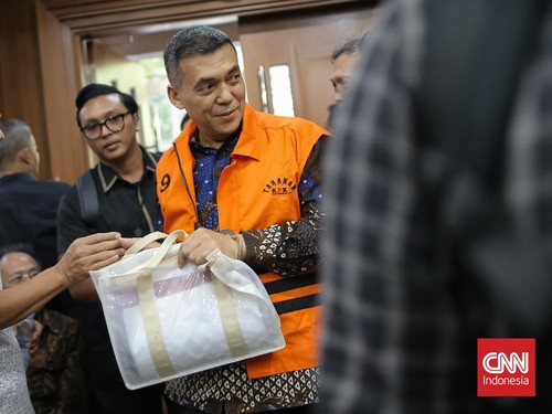 Wakil Menteri Imigrasi dan Pemasyarakatan (Wamen Imipas) periode 20242026 Silmy Karim menjalani sidang perdana kasus dugaan pemerasan pengurusan izin tinggal warga negara asing, di Pengadilan Tindak Pidana Korupsi pada Pengadilan Negeri Jakarta Pusat