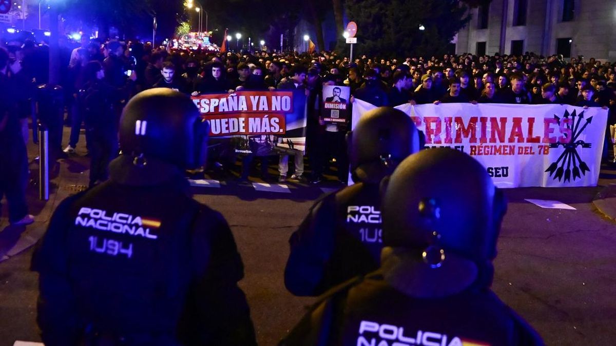 Demo Ricuh di Spanyol usai Tabrakan Kereta Cepat Tewaskan 68 Orang