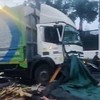 Dua truk mengalami kecelakaan di depan gedung DPR RI, Jakarta Pusat pada Kamis (29/10).