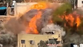 Detik-detik Rumah Keluarga Tahanan Palestina Diledakkan Pasukan Israel
