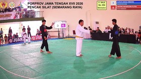 Sebuah video menunjukkan atlet pencak silat peserta Pekan Olahraga Provinsi (Porprov) XVII Jawa Tengah 2026 mengalami kejang usai dibanting lawan viral di media sosial.Dalam video tersebut, terlihat seorang atlet pencak silat jatuh akibat bantingan l