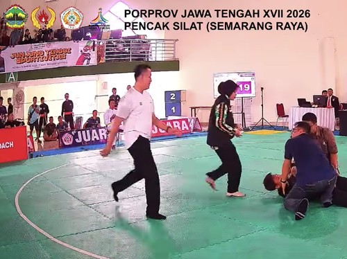 Sebuah video menunjukkan atlet pencak silat peserta Pekan Olahraga Provinsi (Porprov) XVII Jawa Tengah 2026 mengalami kejang usai dibanting lawan viral di media sosial.Dalam video tersebut, terlihat seorang atlet pencak silat jatuh akibat bantingan l