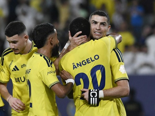 Soccer Football - Saudi Pro League - Al Nassr v Al Kholood - Al Awwal Park, Riyadh, Saudi Arabia - October 29, 2026 Al Nassr's Cristiano Ronaldo celebrates scoring their third goal with teammates REUTERS/Stringer