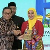 Anugerah Benyamin S Award 2026 di Jakarta, Jumat, 30 Oktober 2026. Lurah Utan Kayu Selatan, Ria Handayani.