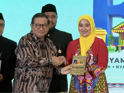 Anugerah Benyamin S Award 2026 di Jakarta, Jumat, 30 Oktober 2026. Lurah Utan Kayu Selatan, Ria Handayani.