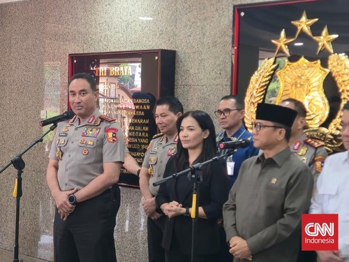 Kapolri Jenderal Suyudi Ario Seto mengatakan pihaknya akan meluncurkan program Poliran atau Polisi Peduli Pengangguran untuk memberdayakan masyarakat yang belum memiliki pekerjaan. Hal itu disampaikan Kapolri usai menerima kunjungan Menteri Desa dan
