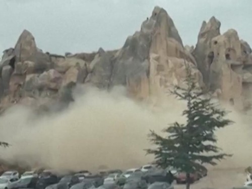 Detik-detik Wisata di Cappadocia Longsor Usai Hujan Lebat