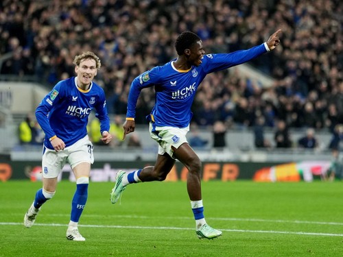 Soccer Football - Carabao Cup - Fourth Round - Everton v Newcastle United - Hill Dickinson Stadium, Liverpool, Britain - October 29, 2026 Everton's Thierno Barry celebrates scoring their third goal with James Garner REUTERS/Jon Super EDITORIAL USE ON