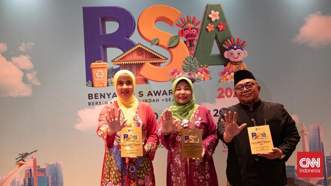 Suasana Acara penganugerahan Benyamin S Award 2026 di salah satu hotel di Jakarta, Jumat (30/10). 10 kelurahan yang menjadi finalis Benyamin S Award 2026 yakni, Kelurahan Kebon Sirih, Kelapa Gading Timur, Srengseng, Sukabumi Utara, Taman Sari, Kebon