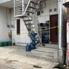 Polisi menggeledah dua pondok pesantren di Sukoharjo terkait insiden pembakaran warung Mi Babi. Santriwati dan ustazah diperiksa sebagai saksi.