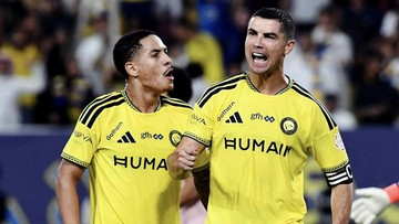 Update Eksklusif Olahraga CNN : FOTO: Ronaldo Cetak Hattrick, Makin Dekat dengan Rekor 1000 Gol