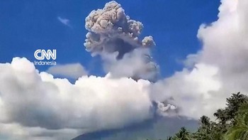 thumbnail video gunung mayon erupsi