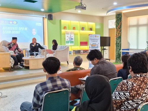 Anggota Dewan Perwakilan Daerah Republik Indonesia (DPD RI) Provinsi Banten, Ade Yuliasih, mengajak kalangan akademisi dan mahasiswa untuk meningkatkan pemahaman mengenai kedudukan, tugas, fungsi, dan kewenangan DPD RI dalam sistem ketatanegaraan Ind