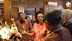 Wakil Ketua Dewan Perwakilan Daerah Republik Indonesia (DPD RI), Gusti Kanjeng Ratu (GKR) Hemas meminta perajin kulit di Kabupaten Bantul memperkuat kendali mutu dan menyiapkan generasi muda. Pesan tersebut ia sampaikan saat mengunjungi rumah produks