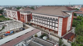 Pemerintah melalui Kementerian Pekerjaan Umum (PU) membangun kembali Pondok Pesantren (Ponpes) Al-Khoziny di Kecamatan Buduran, Kabupaten Sidoarjo, Jawa Timur.