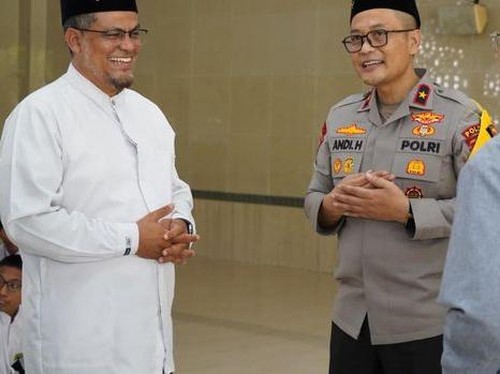 Wakapolda Jateng Brigjen Andi Herindra Rahmawan bertemu dengan para tokoh agama untuk memberikan penjelasan terkait penggeledahan pondok pesantren (ponpes) berkaitan dengan pengembangan perkara pembakaran dan perusakan warung Mi Babi Tepi Sawah di Su